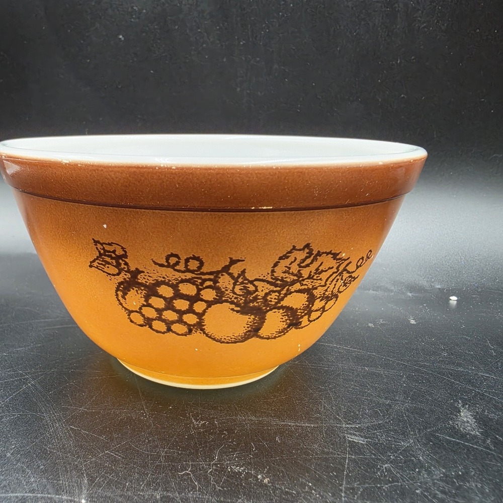 Vintage Pyrex 401 Old Orchard Brown Ombre Fruit 1.5 Pint Small Mixing Bowl Vtg